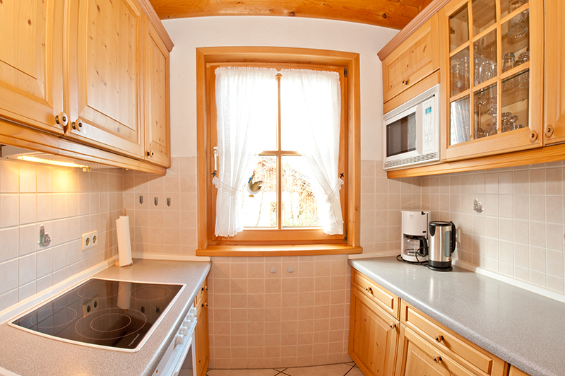 Küche:Die Küche ist mit Herd, Backofen, Spülmaschine und Mikrowelle modern ausgestattet.
